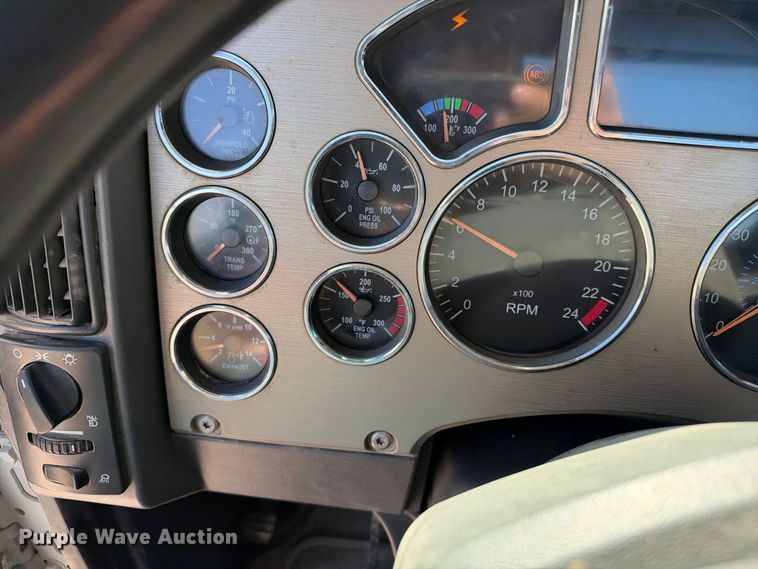 image for item EX2353 2011 Mack CXU613 semi truck