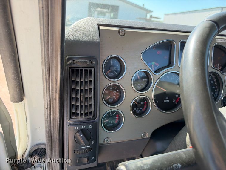 image for item EX2353 2011 Mack CXU613 semi truck