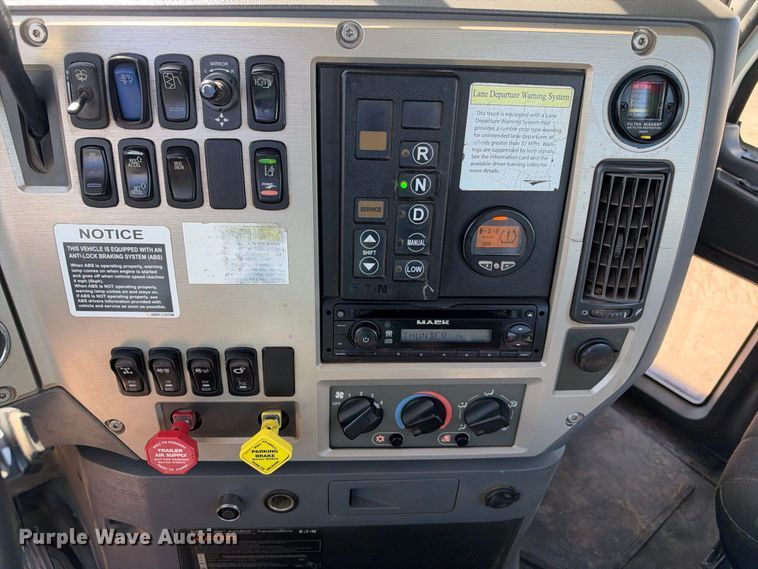 image for item EX2353 2011 Mack CXU613 semi truck
