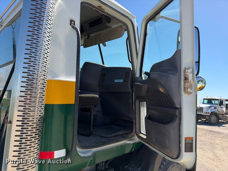 image for item EX2353 2011 Mack CXU613 semi truck