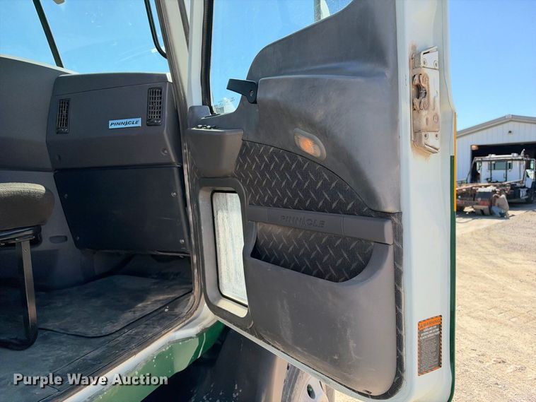 image for item EX2353 2011 Mack CXU613 semi truck