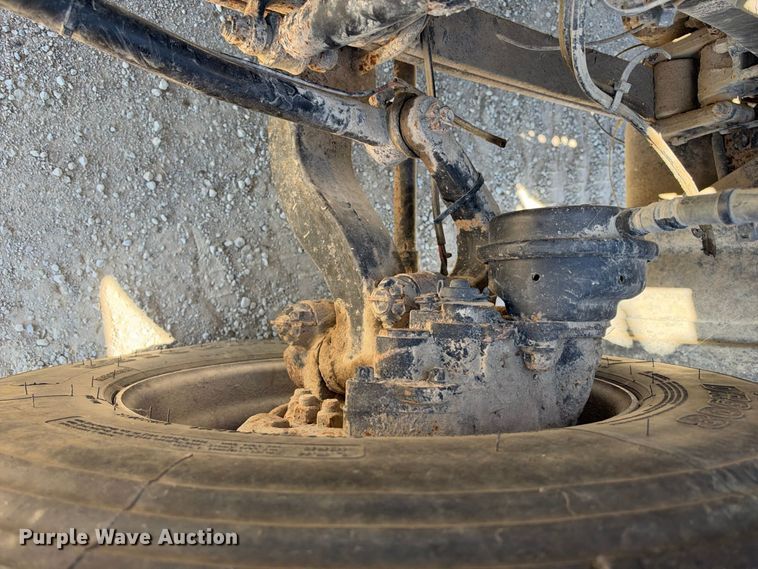 image for item EX2353 2011 Mack CXU613 semi truck