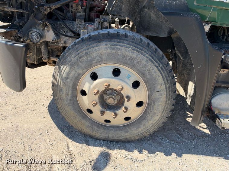image for item EX2353 2011 Mack CXU613 semi truck