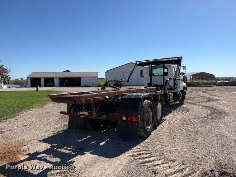 image for item EX2357 2000 Mack RD688S roll-off container truck
