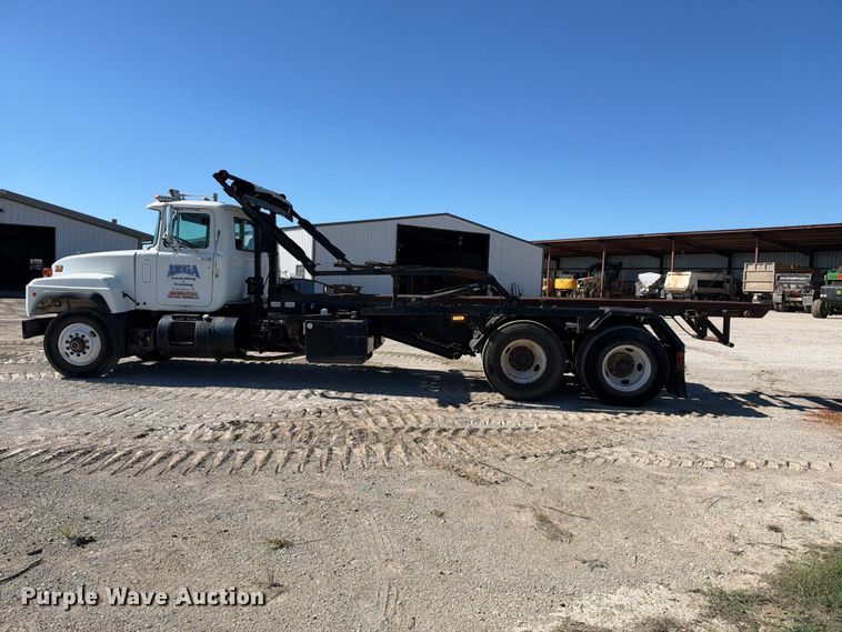 image for item EX2357 2000 Mack RD688S roll-off container truck
