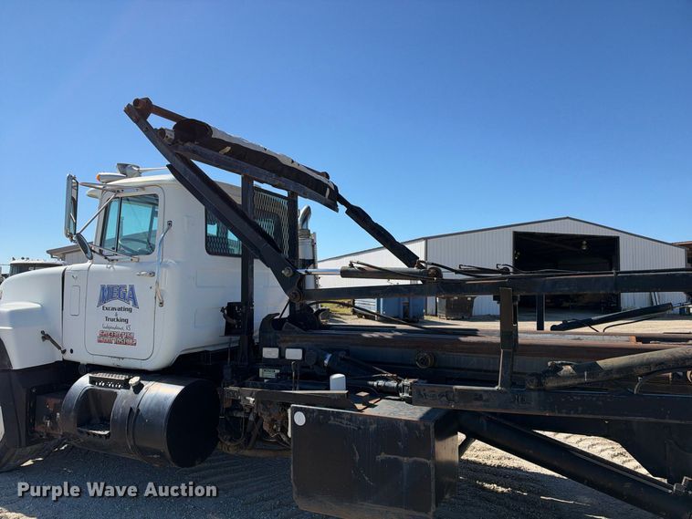 image for item EX2357 2000 Mack RD688S roll-off container truck