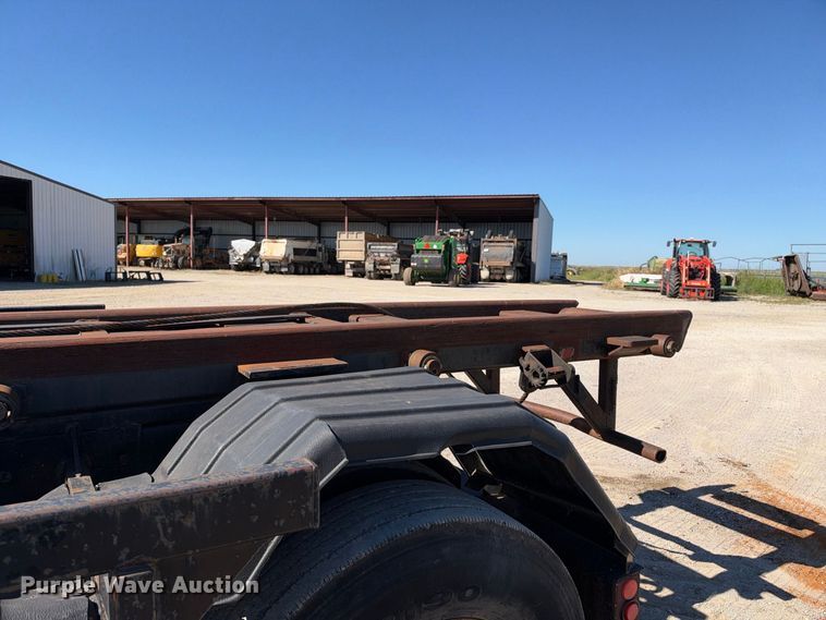 image for item EX2357 2000 Mack RD688S roll-off container truck