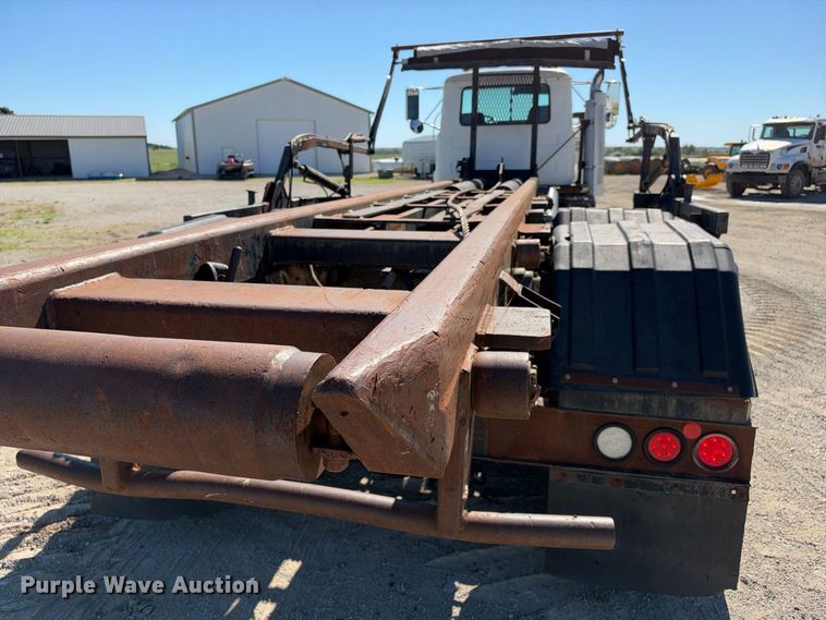 image for item EX2357 2000 Mack RD688S roll-off container truck