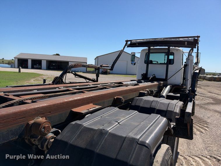 image for item EX2357 2000 Mack RD688S roll-off container truck