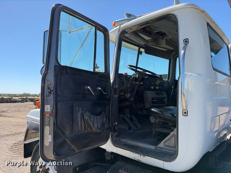 image for item EX2357 2000 Mack RD688S roll-off container truck