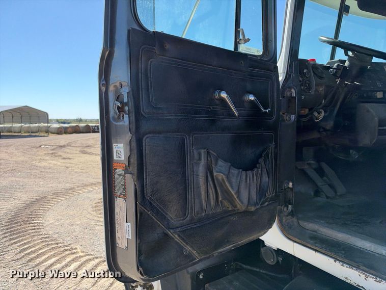 image for item EX2357 2000 Mack RD688S roll-off container truck