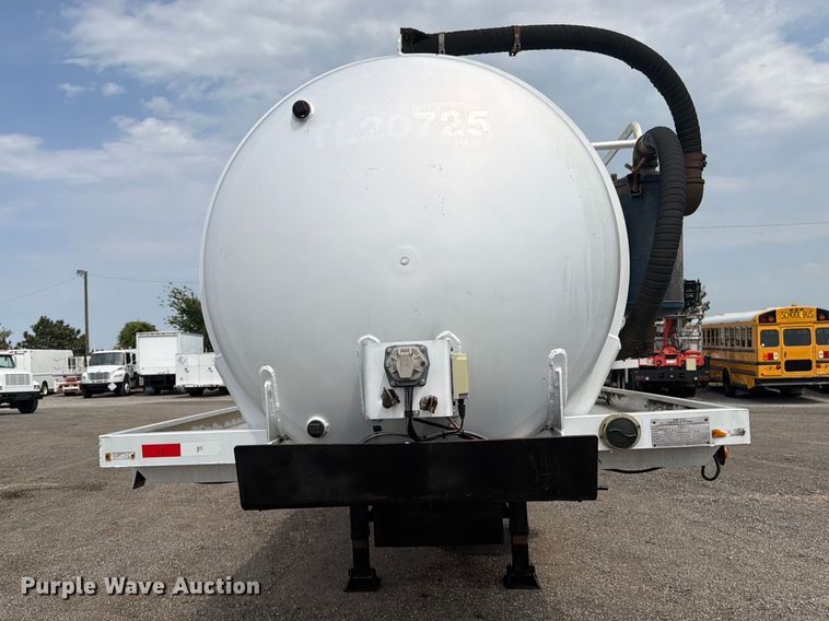 image for item FB5026 2011 EMI 4 ALUMINUM 150 BBL tank trailer