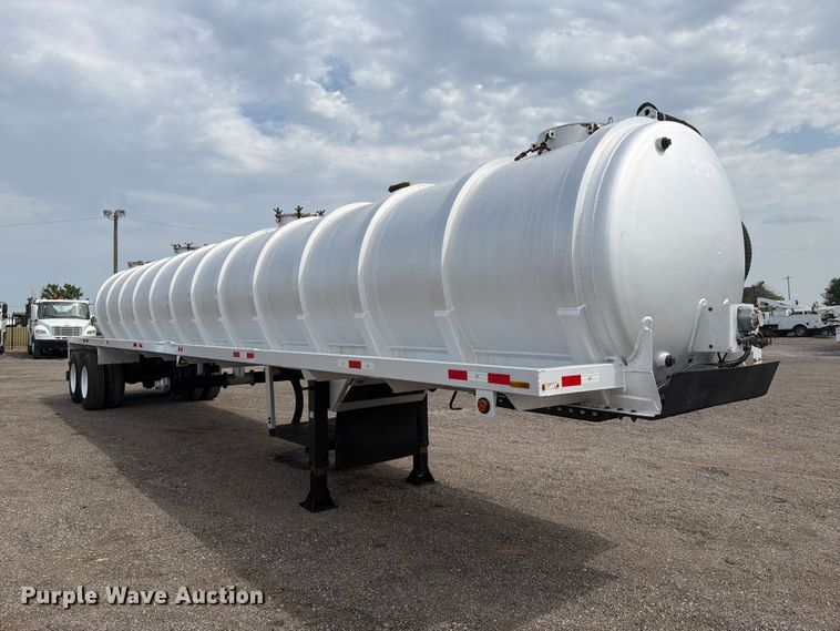 image for item FB5026 2011 EMI 4 ALUMINUM 150 BBL tank trailer