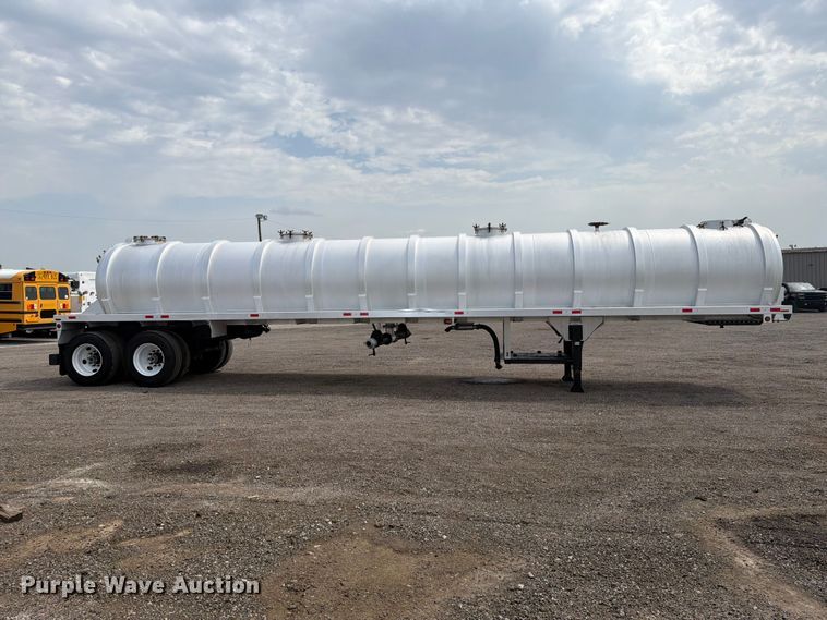image for item FB5026 2011 EMI 4 ALUMINUM 150 BBL tank trailer