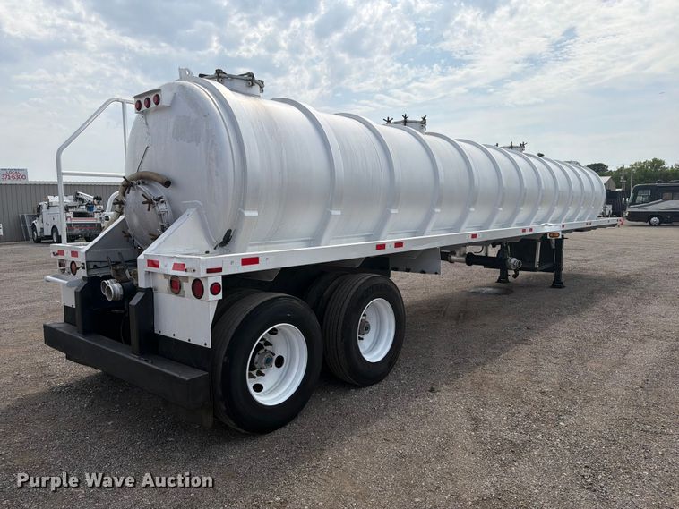 image for item FB5026 2011 EMI 4 ALUMINUM 150 BBL tank trailer