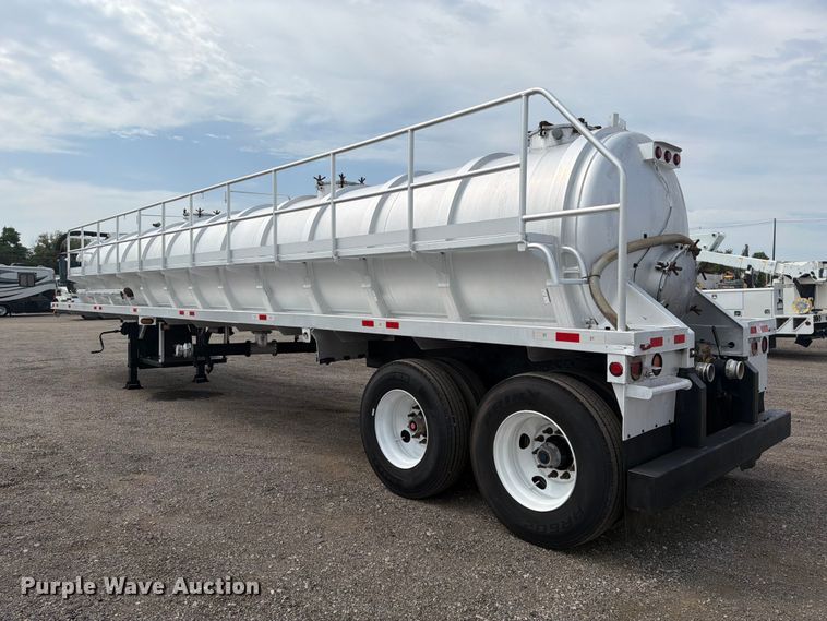 image for item FB5026 2011 EMI 4 ALUMINUM 150 BBL tank trailer