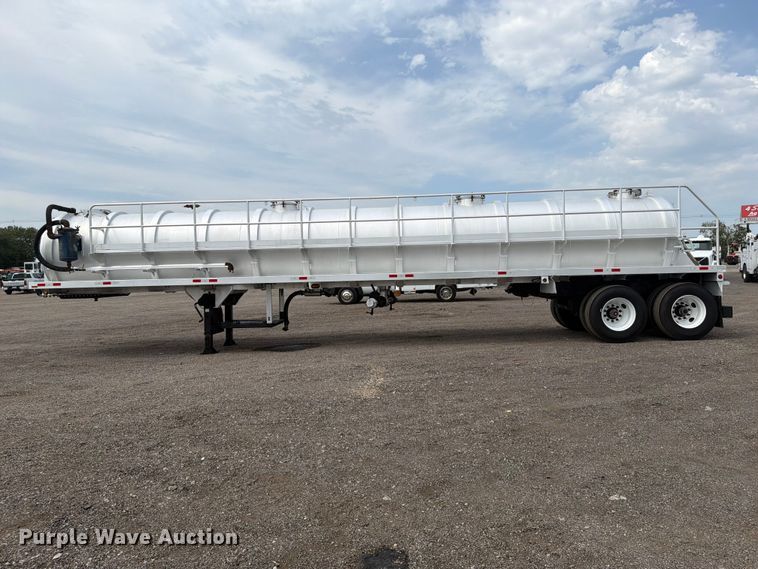 image for item FB5026 2011 EMI 4 ALUMINUM 150 BBL tank trailer