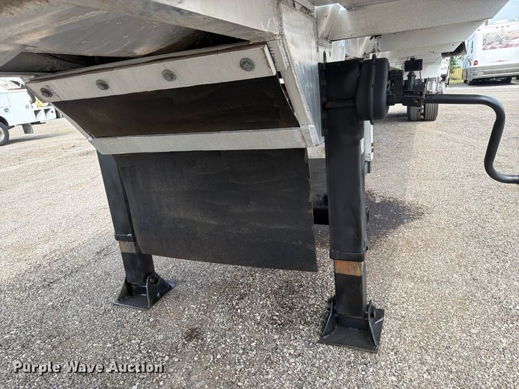 image for item FB5026 2011 EMI 4 ALUMINUM 150 BBL tank trailer