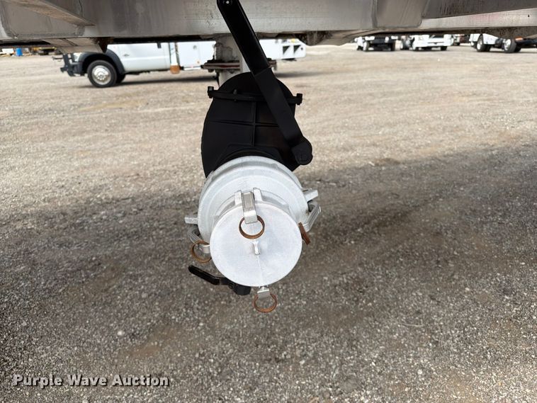 image for item FB5026 2011 EMI 4 ALUMINUM 150 BBL tank trailer