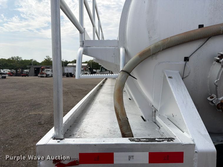image for item FB5026 2011 EMI 4 ALUMINUM 150 BBL tank trailer