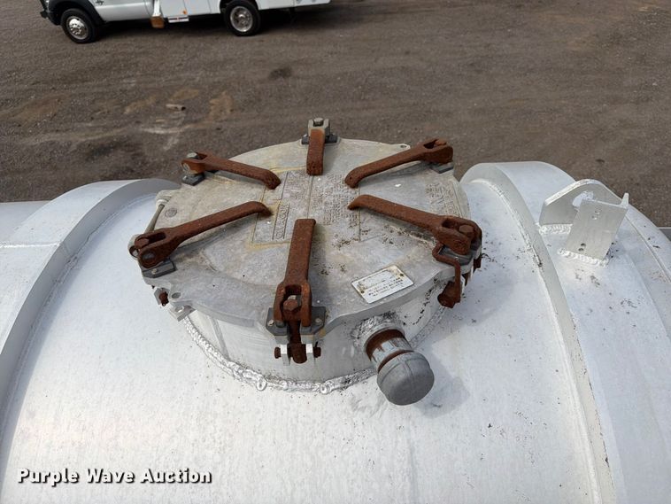 image for item FB5026 2011 EMI 4 ALUMINUM 150 BBL tank trailer