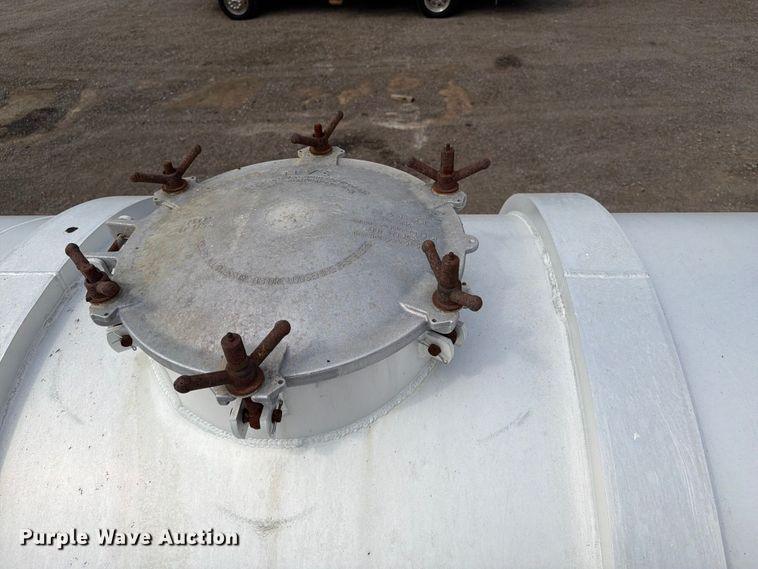 image for item FB5026 2011 EMI 4 ALUMINUM 150 BBL tank trailer