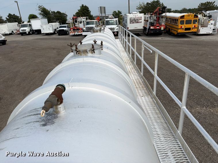 image for item FB5026 2011 EMI 4 ALUMINUM 150 BBL tank trailer