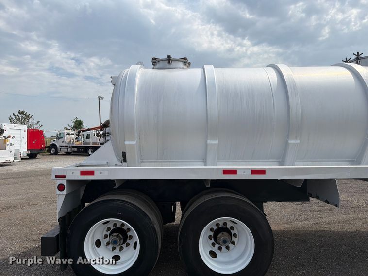 image for item FB5026 2011 EMI 4 ALUMINUM 150 BBL tank trailer