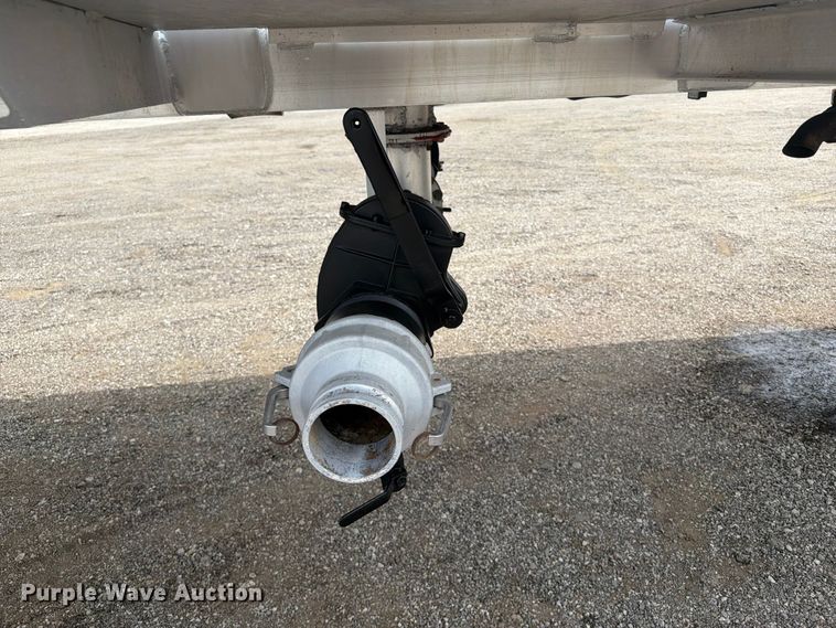 image for item FB5026 2011 EMI 4 ALUMINUM 150 BBL tank trailer