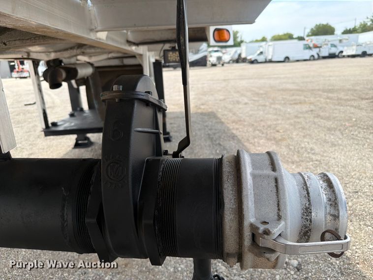 image for item FB5026 2011 EMI 4 ALUMINUM 150 BBL tank trailer