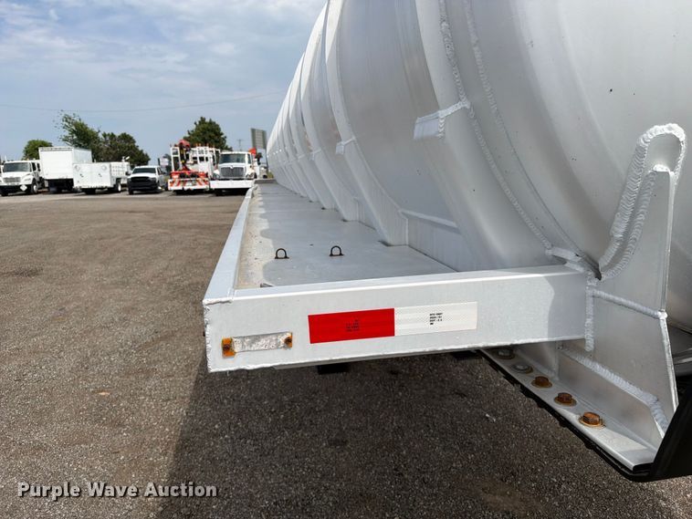 image for item FB5026 2011 EMI 4 ALUMINUM 150 BBL tank trailer