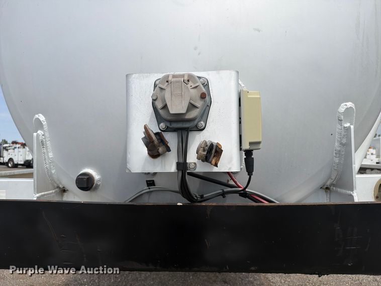 image for item FB5026 2011 EMI 4 ALUMINUM 150 BBL tank trailer