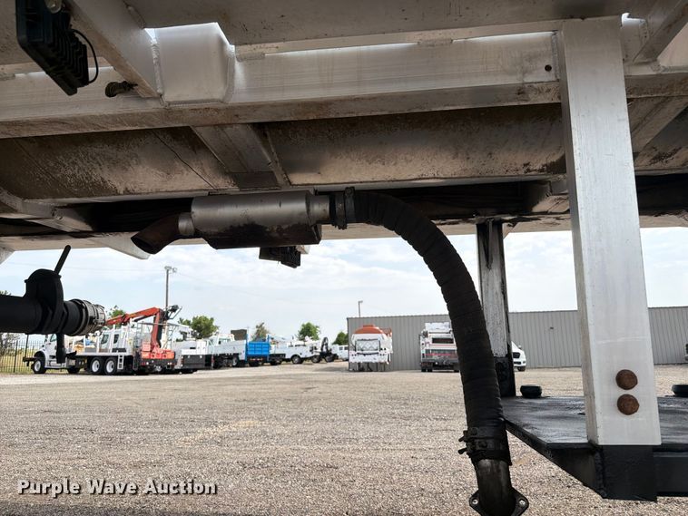 image for item FB5026 2011 EMI 4 ALUMINUM 150 BBL tank trailer