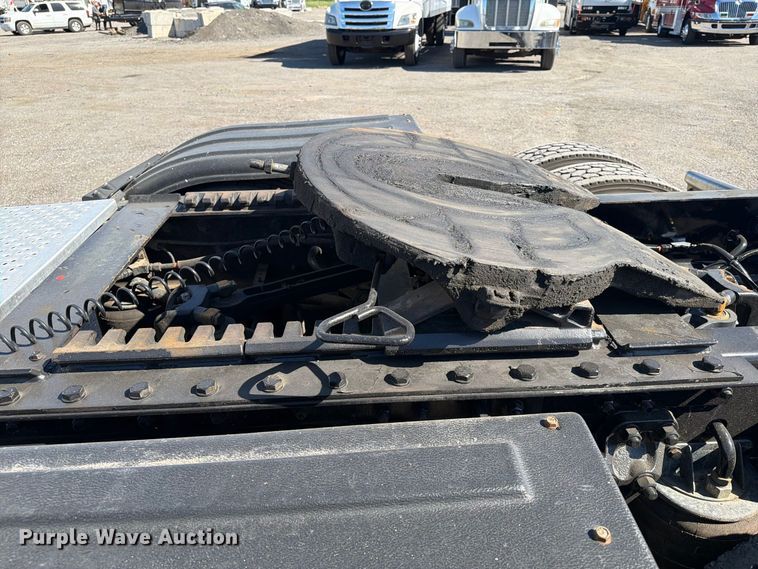 image for item FB5118 2017 Kenworth T800 semi truck