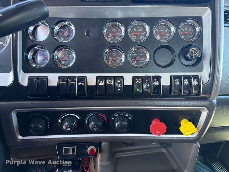 image for item FB5118 2017 Kenworth T800 semi truck