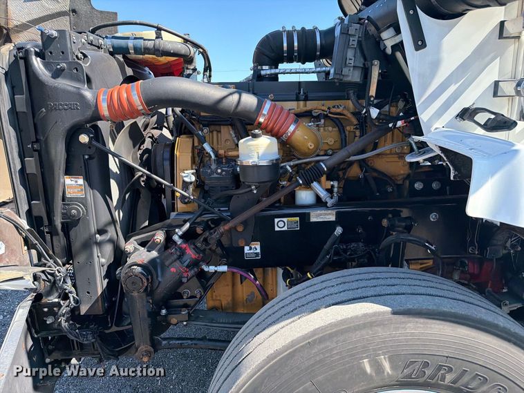 image for item FB5118 2017 Kenworth T800 semi truck