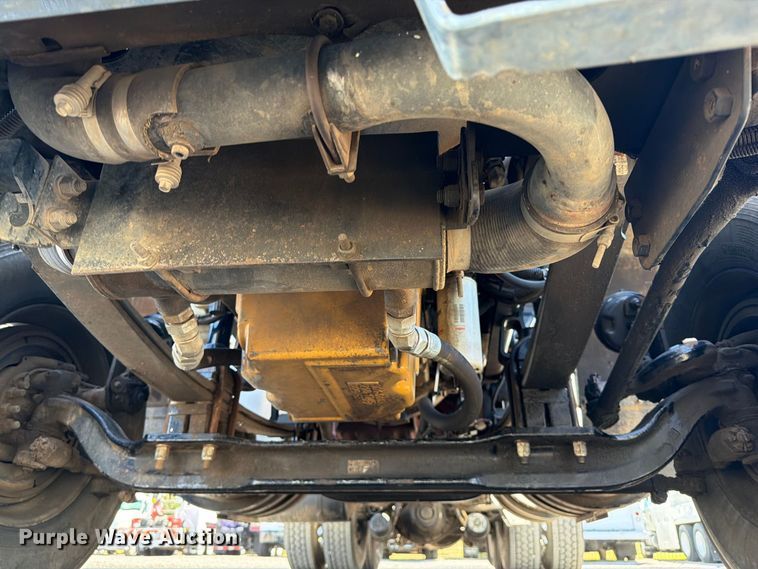 image for item FB5118 2017 Kenworth T800 semi truck