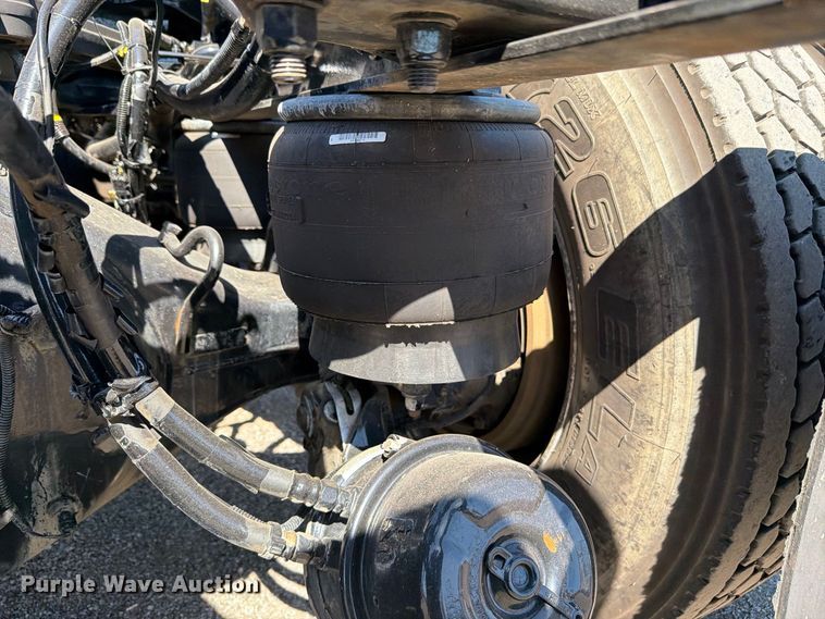 image for item FB5118 2017 Kenworth T800 semi truck