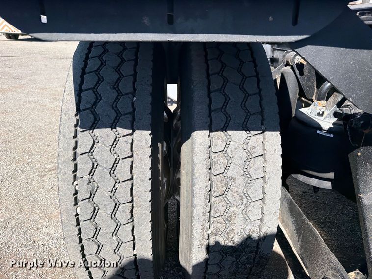 image for item FB5118 2017 Kenworth T800 semi truck