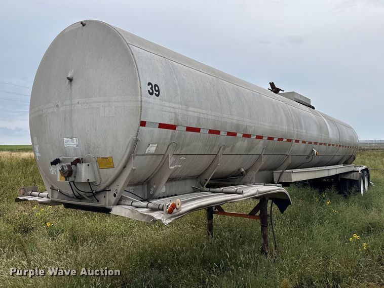 image for item FB6964 1977 Fruehauf tank trailer