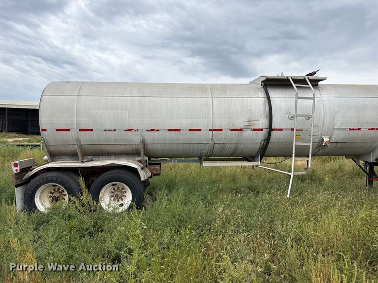 image for item FB6964 1977 Fruehauf tank trailer