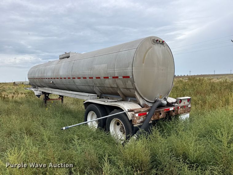 image for item FB6964 1977 Fruehauf tank trailer