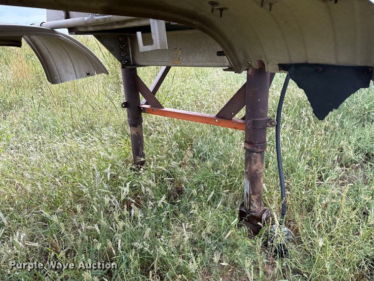 image for item FB6964 1977 Fruehauf tank trailer