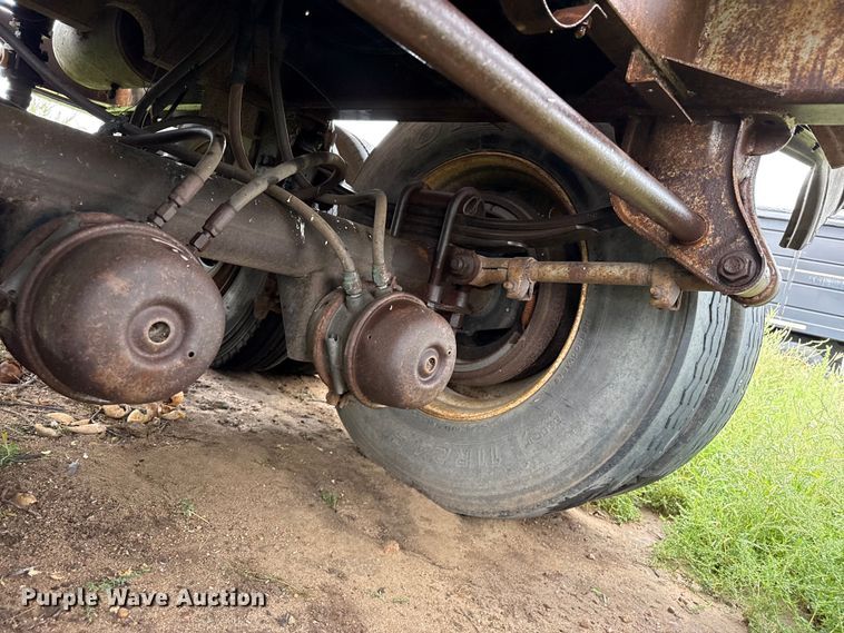 image for item FB6964 1977 Fruehauf tank trailer