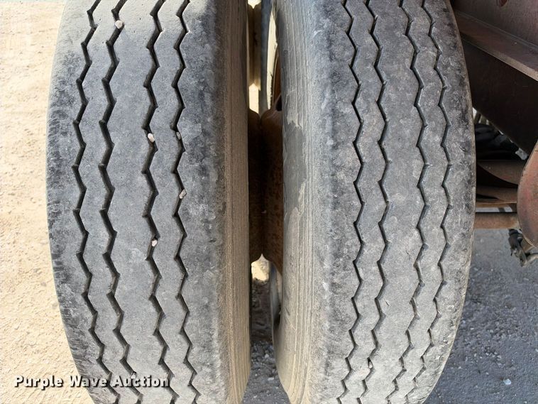 image for item FB8379 1997 Lufkin RM-ST flatbed trailer