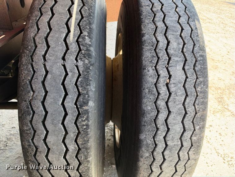 image for item FB8381 1998 Lufkin RM-ST flatbed trailer