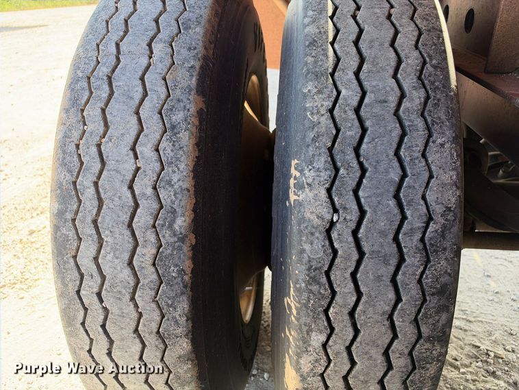 image for item FB8381 1998 Lufkin RM-ST flatbed trailer