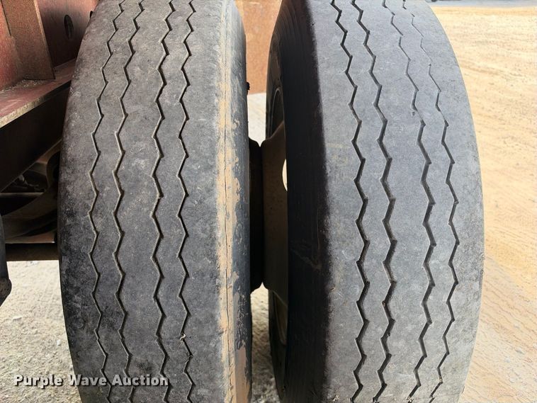 image for item FB8382 1998 Lufkin RM-ST flatbed trailer