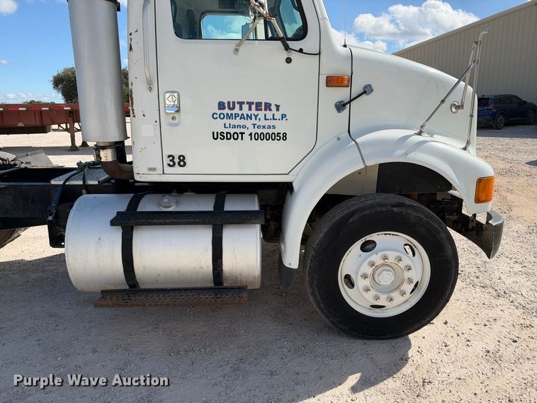 image for item FB8390 2000 International 8100 semi truck