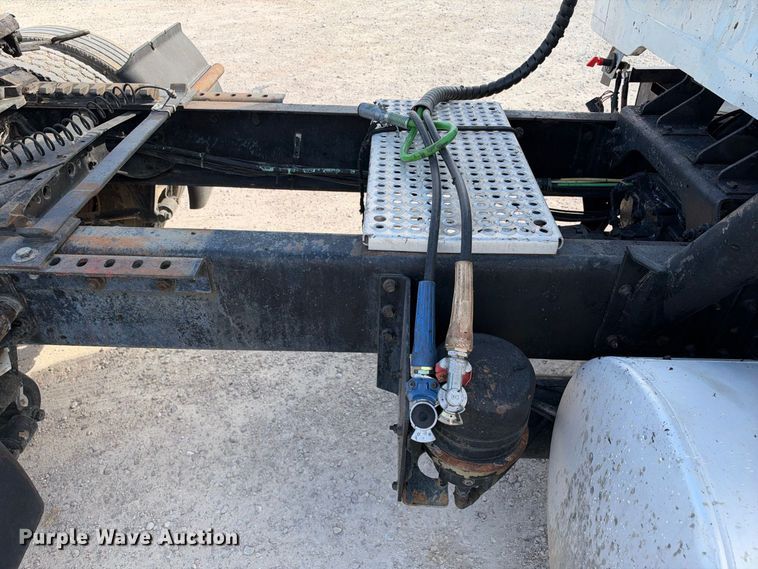 image for item FB8390 2000 International 8100 semi truck